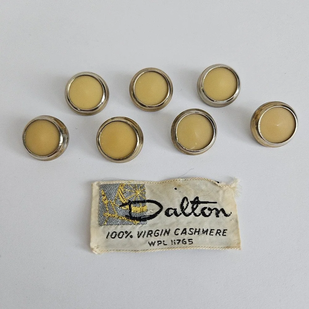 Dalton Cream/Gold Tone Replacement‎ Buttons Metal/Plastic Set of 7 Vintage Tag